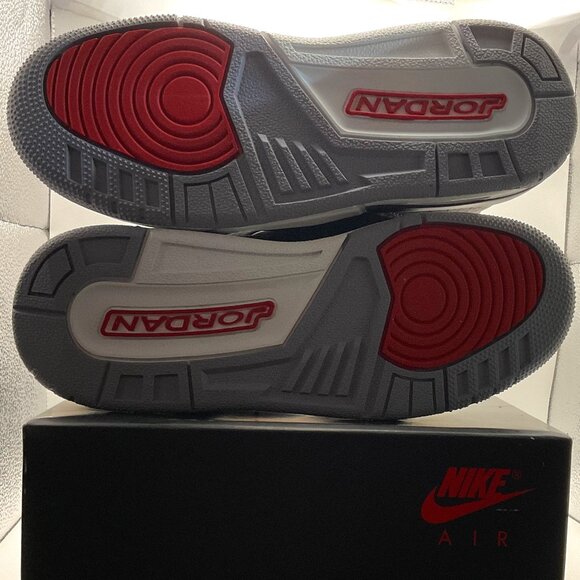 NEW IN BOX - Nike Air Jordan 3 Retro OG 2024 Black Cement Size 4Y - Picture 5 of 5